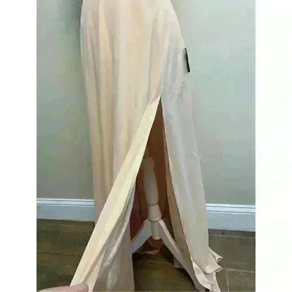 NWT LULUS Aim for amour champagne halter maxi dress, medium. NWT - Picture 8 of 13